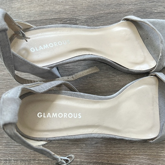 Glamorous block heeled gray sandal size 10 - Picture 6 of 6